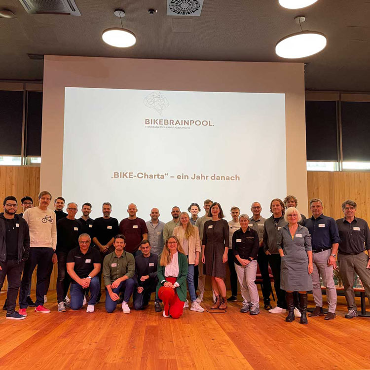 Teilnehmende des BIKEBRAINPOOL Thinktanks zur nachhaltigen Fahrradbranche bei der BIKE-Charta