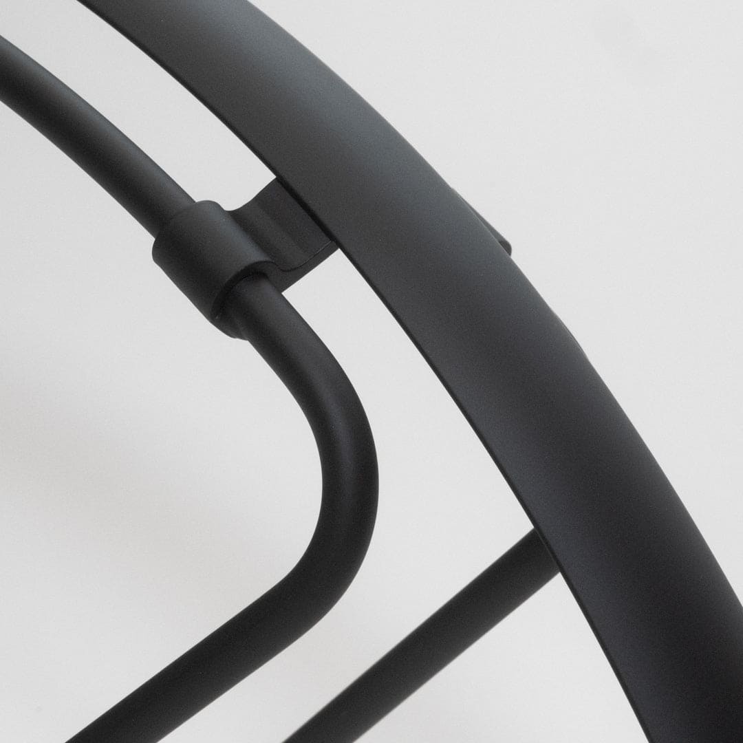 Nahaufnahme der integrierten Halterung fĂŒr Fahrradtaschen