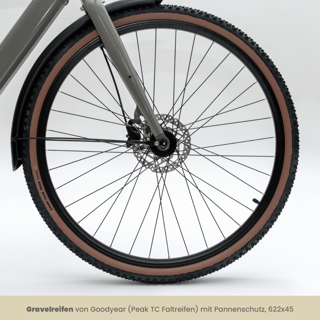 TABI Diamantrahmen, Vorderrad mit Goodyear Gravelreifen, Schutzblech und hydraulischer Scheibenbremse