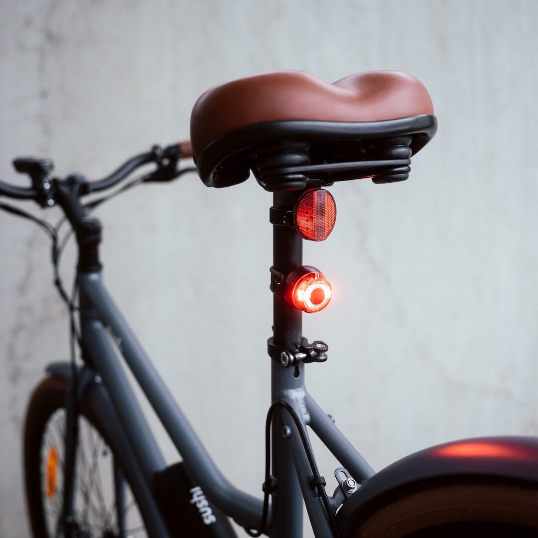 eingeschaltetes Rücklicht vom SUSHI E-Bike