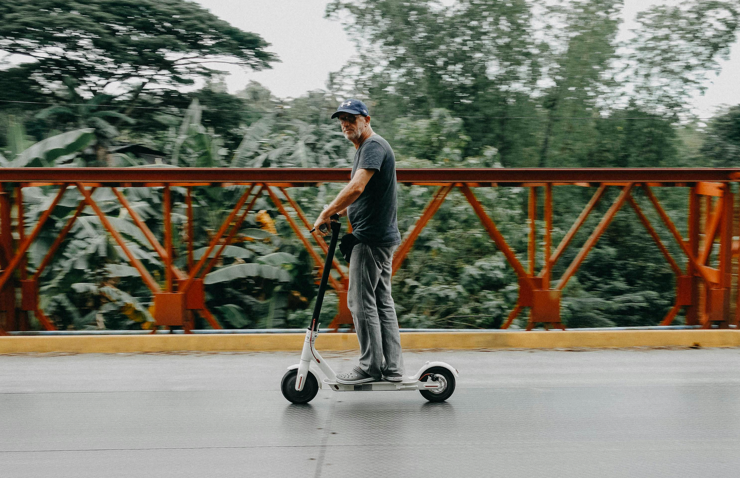 E-Bike vs. E-Scooter: Welches Fahrzeug passt besser zu dir?