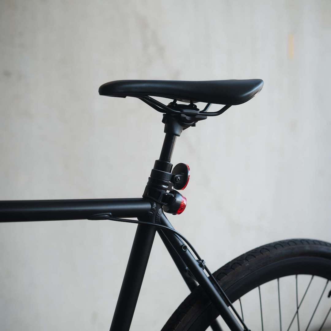 Gefederte Sattelstütze montiert am E-Bike Maki von SUSHI BIKES