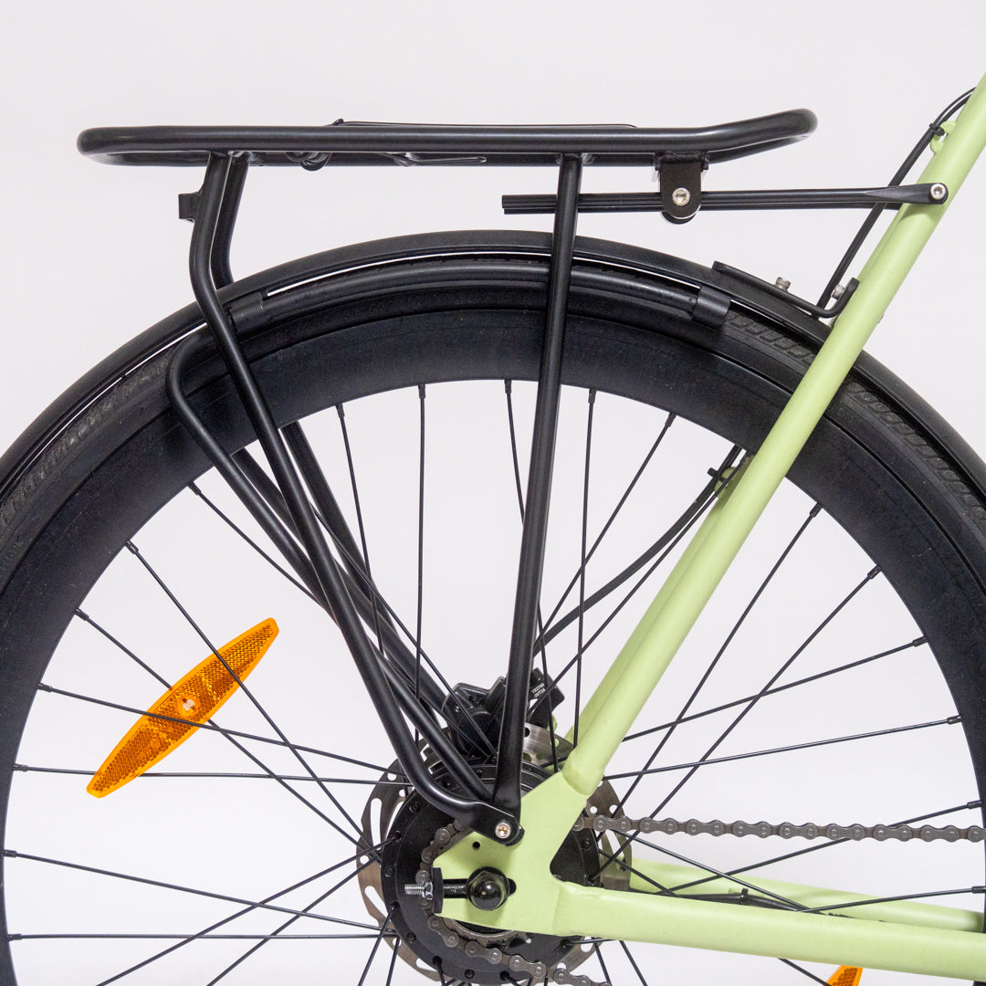 Montierter Racktime-Gepäckträger an einem matcha E-Bike von SUSHI BIKES