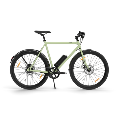 Maki 3.0+ Matcha mit schwarzen Schutzblechen, Lenker und Sattel in der Seitenansicht