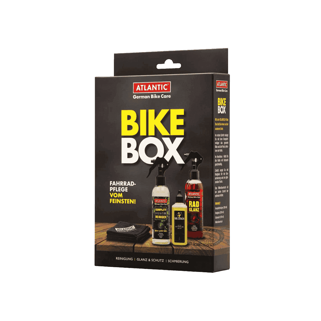 Verpackung des Bike Pflegesets von ATLANTIC bestehend aus einem Reiniger, Poliermittel, Kettenöl und Mikrofasertuch