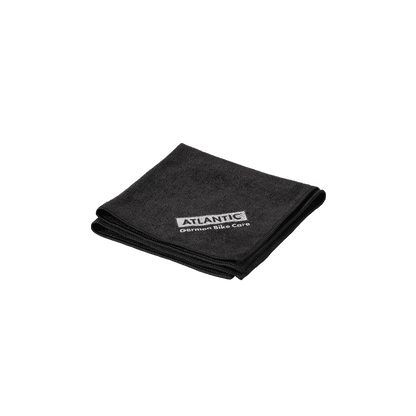 schwarzes Microfasertuch mit eingesticktem ATLANTIC Logo